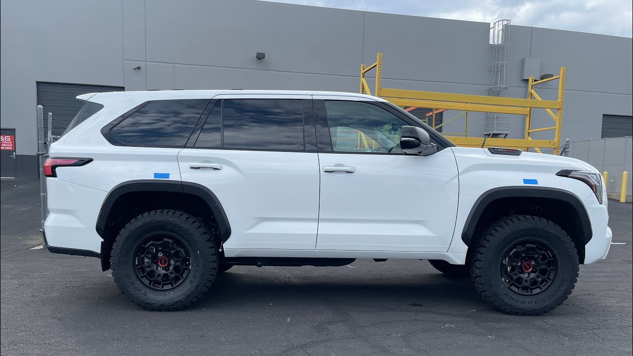 Toyota Sequioa 2023 : le puissant mastodonte nippon se pare d&rsquo;un nouveau kit signé Westcott Designs, Africars24