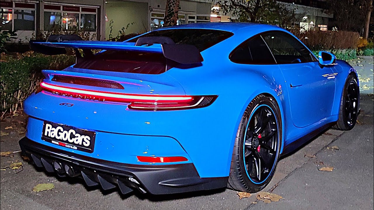 Avec ce magnifique bleu-requin, cette Porsche 911 992 GT3 2022 est sûr de se démarquer dans la rue, Africars24