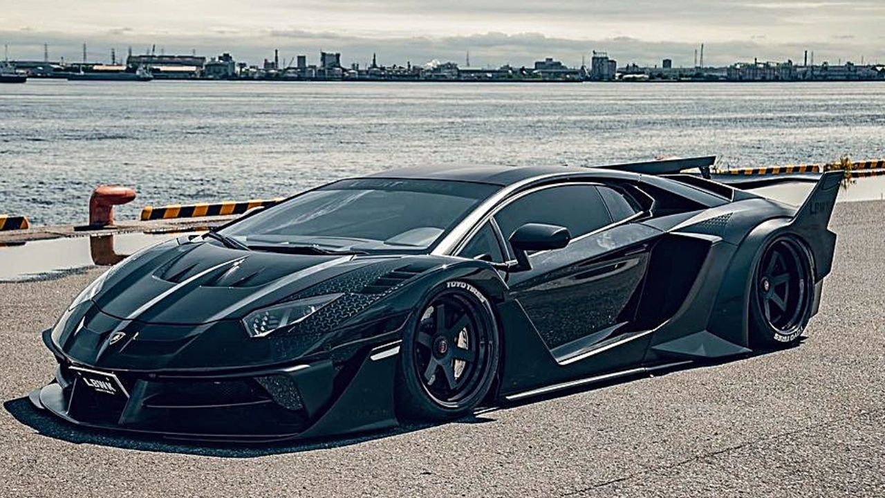 La Lamborghini Aventador de Liberty Walk semble avoir été taille sur mesure pour un certain super héro !, Africars24