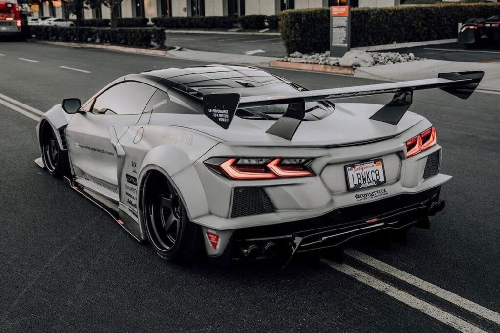 Liberty Walk présente un kit à carrosserie ultra large de 20 000 euros pour la Corvette C8, Africars24