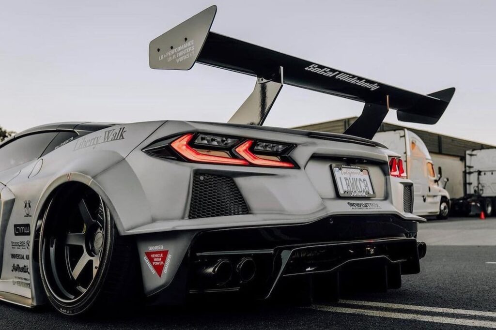 Liberty Walk présente un kit à carrosserie ultra large de 20 000 euros pour la Corvette C8, Africars24