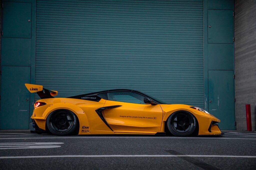 Liberty Walk présente un kit à carrosserie ultra large de 20 000 euros pour la Corvette C8, Africars24