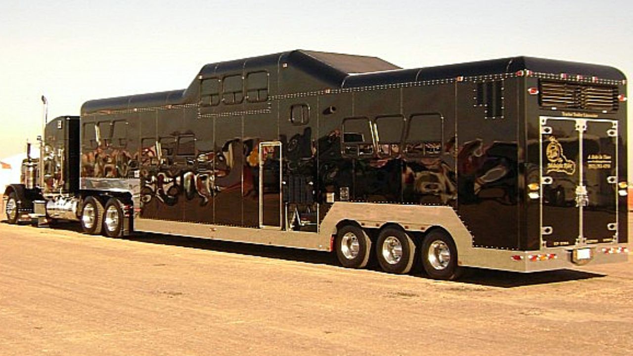The Midnight Horseman : la limousine la plus grande et la plus chère du monde est en vente, Africars24