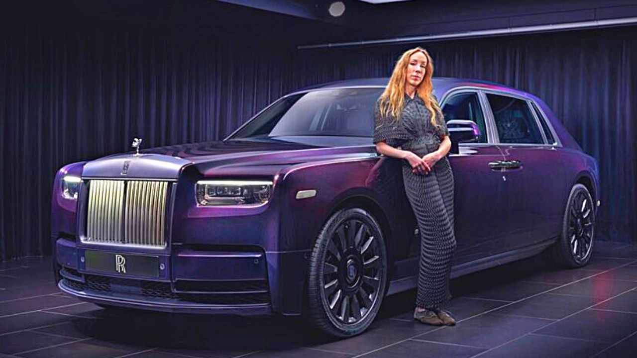 Rolls-Royce dévoile sa dernière sculpture majestueuse sur roues : la Phantom Syntopia 2023 Rolls-Royce dévoile sa dernière sculpture majestueuse sur roues : la Phantom Syntopia 2023, Africars24