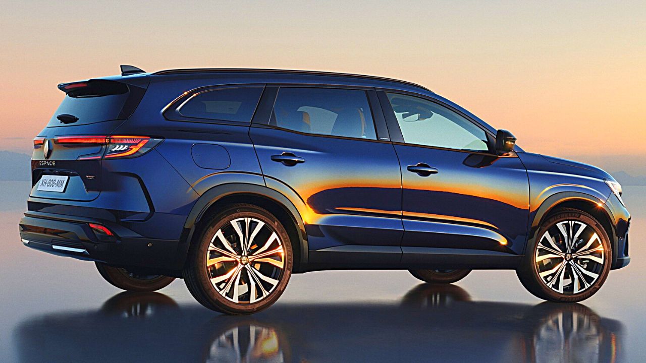 Le nouveau Renault Espace 6 2024 est officiellement dévoilé en tant que SUV familiale de 7 places, Africars24