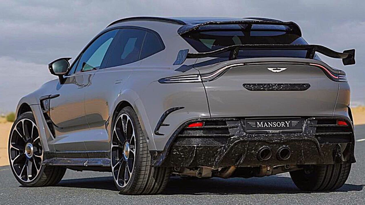 Mansory propulse le puissant V8 de l&rsquo;Aston Martin DBX 2023 à 800 ch et parade dans le desert de Dubai, Africars24