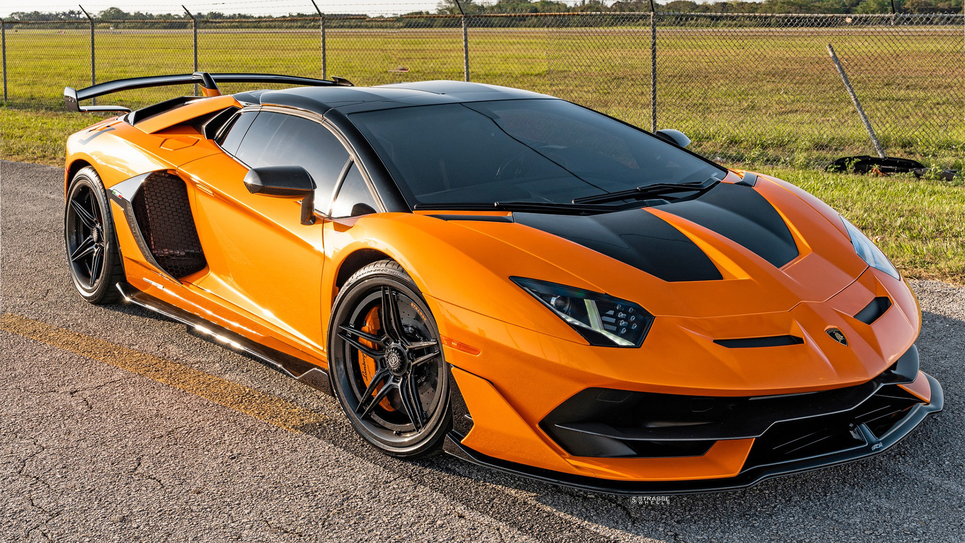 La Lamborghini Aventador SVJ Roadster expérimente de nouvelles roues en fibre de carbone taillées sur mesure, Africars24