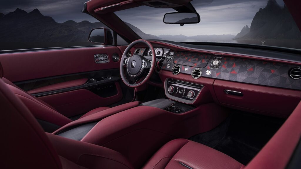 Rolls Royce Droptail La Rose Noire : une œuvre d’art roulante unique au monde, Africars24
