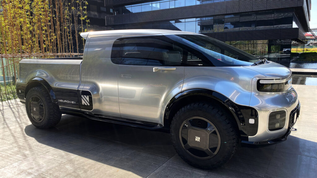 Le Neuron EV T-One : un véhicule utilitaire électrique modulaire, Africars24