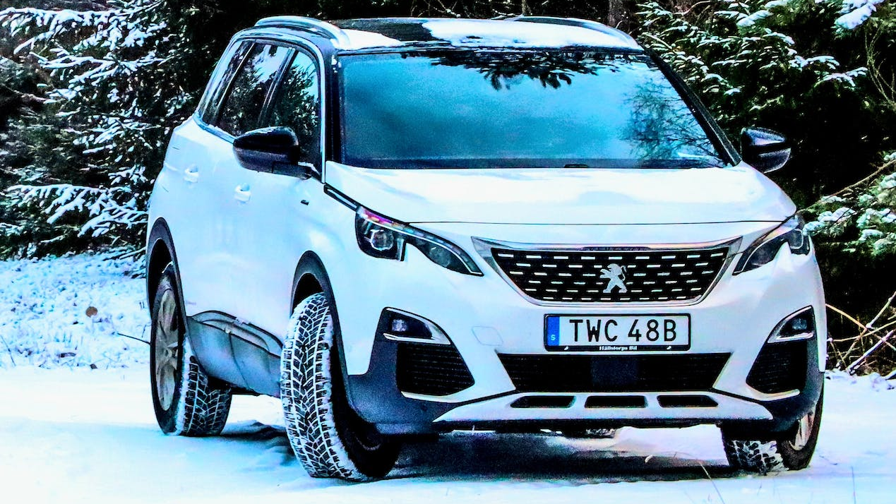 Comment choisir vos pneus d&rsquo;hiver et optimiser les performance de votre voiture, Africars24