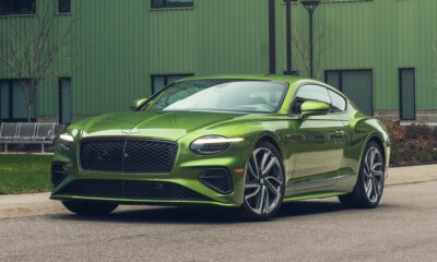 La guerre des matériaux : Comment la Bentley Continental GT a redéfini le luxe avec le cuir, le bois et l&rsquo;aluminium, Africars24